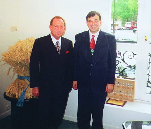 Даниел Трибуяр: „жената е по-красива, когато е облечена в много цветове!”